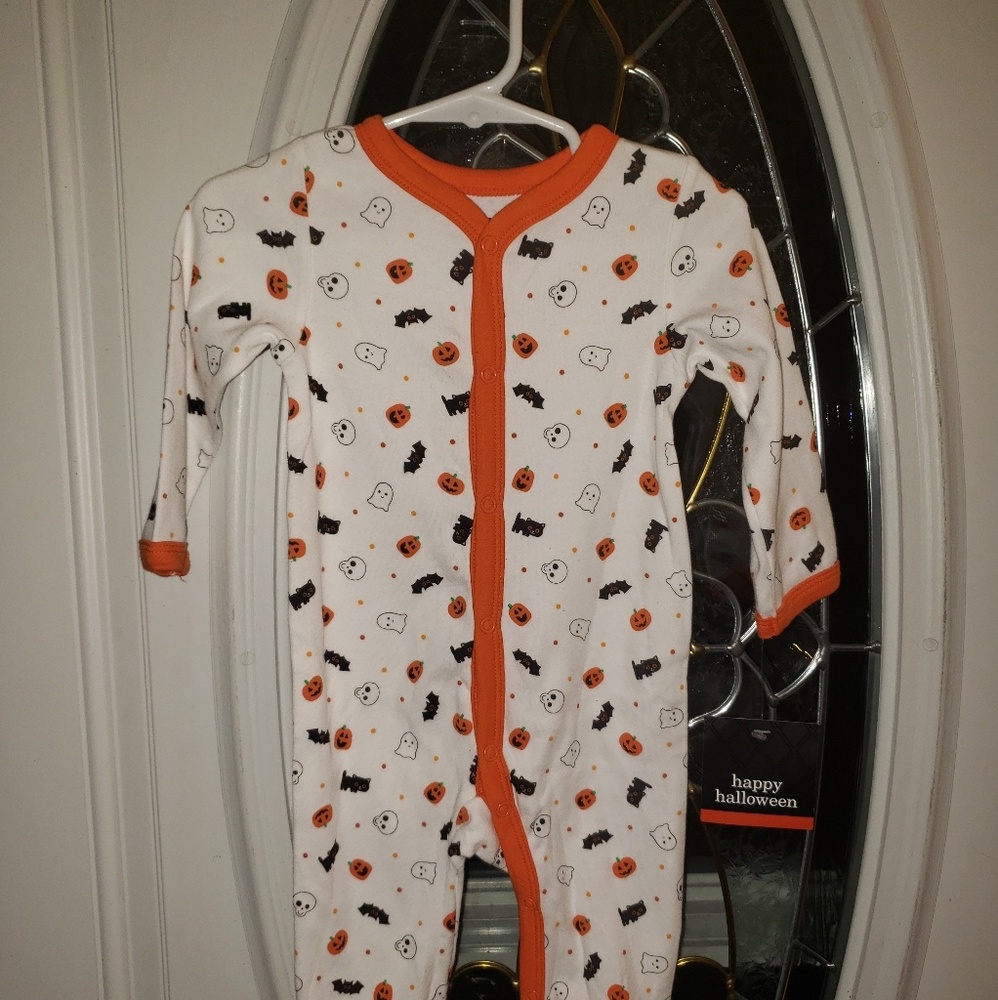 Halloween Baby Footed Sleeper - White & Orange Pumpkin Print